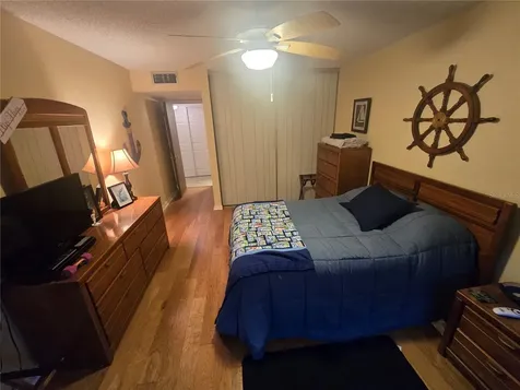 6400 46th Avenue N Kenneth City FL 33709