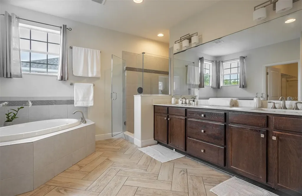 136 Philippe Grand Court Safety Harbor FL 34695