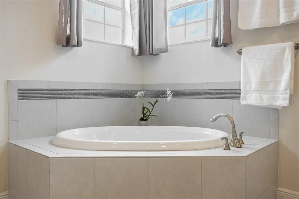 136 Philippe Grand Court Safety Harbor FL 34695