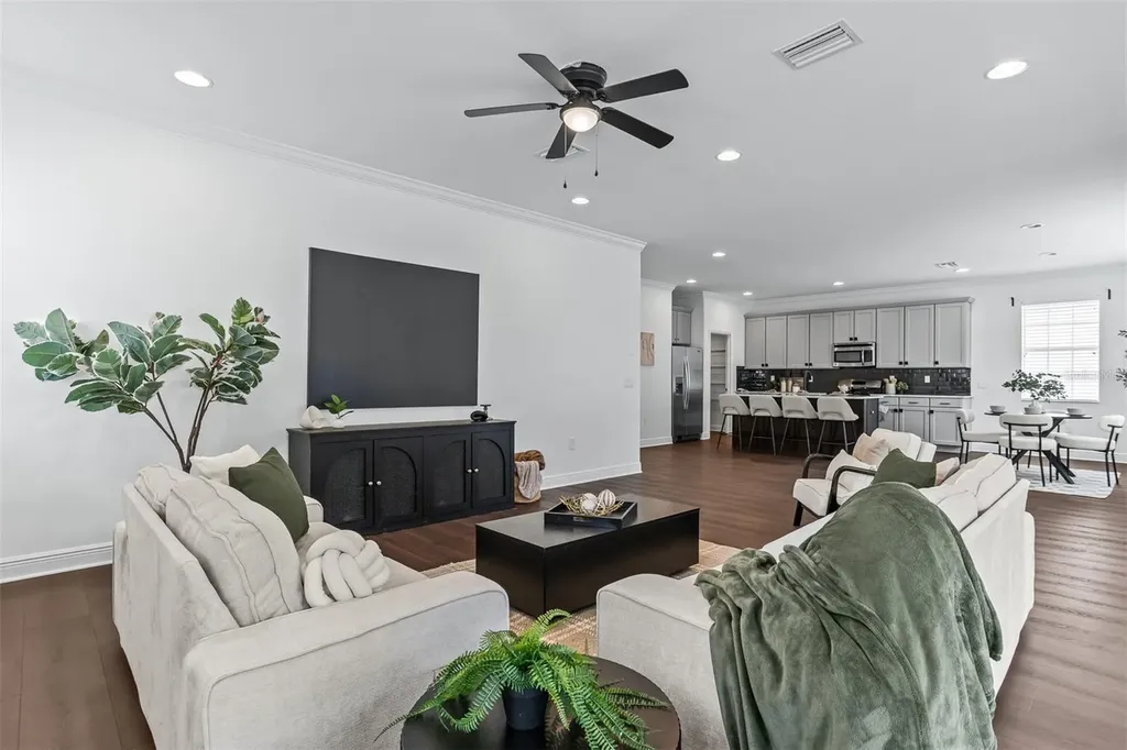 136 Philippe Grand Court Safety Harbor FL 34695