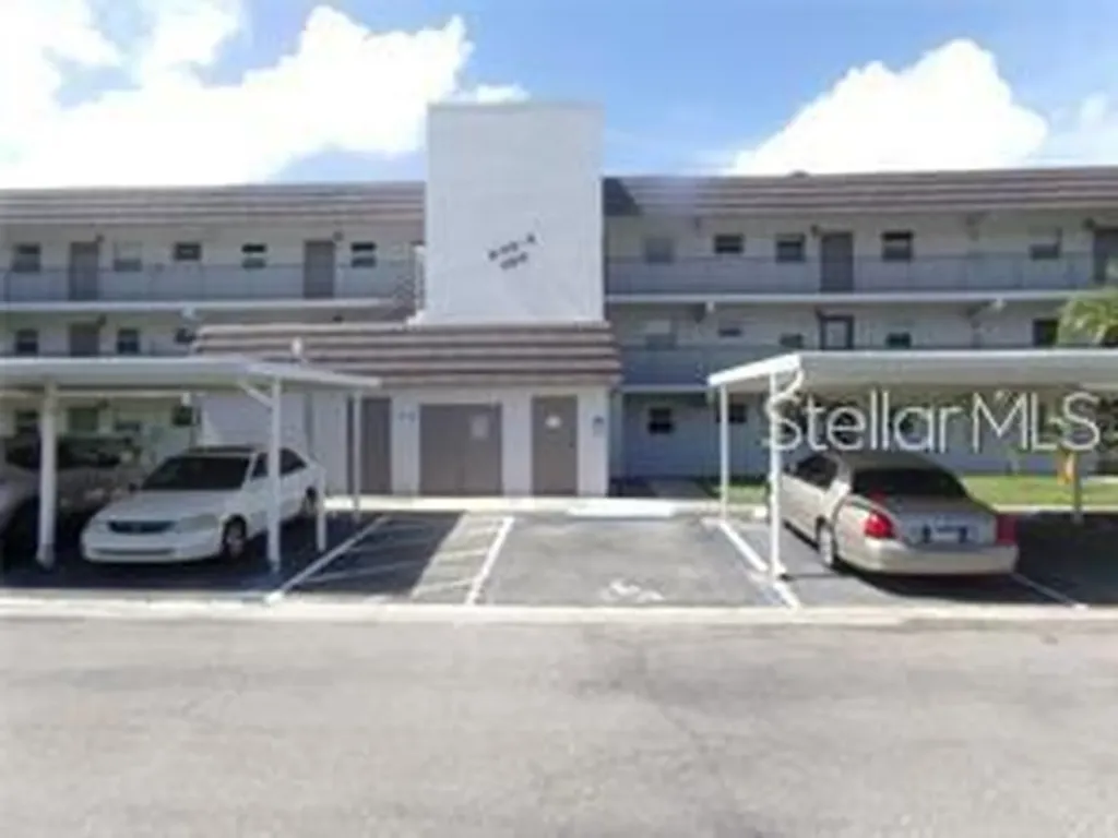 9815 47th Avenue N St Petersburg FL 33708