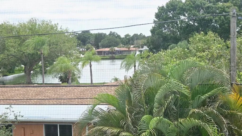 9815 47th Avenue N St Petersburg FL 33708