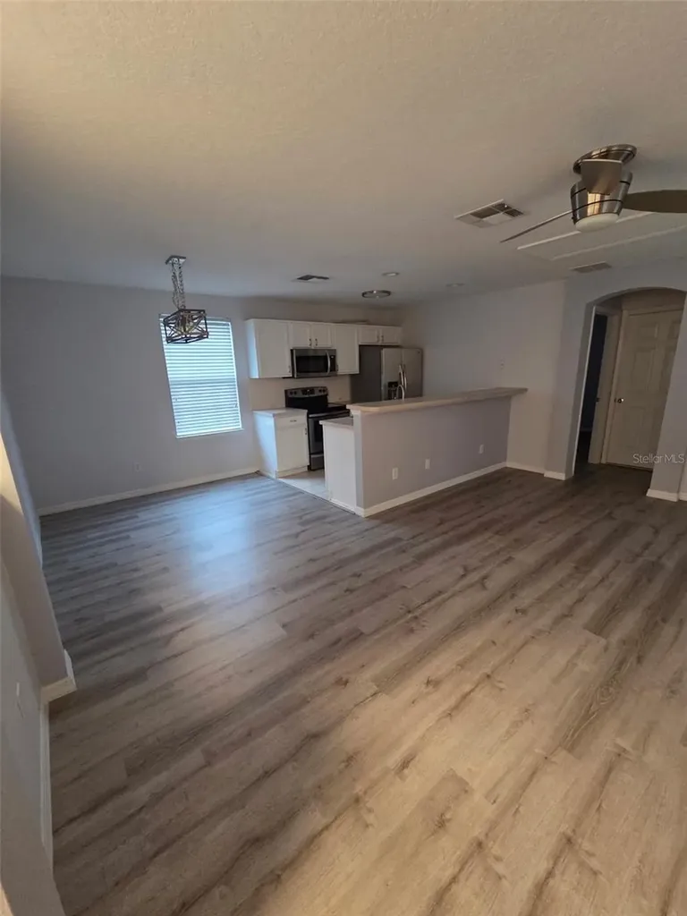 930 Spring Park Loop Kissimmee FL 34747