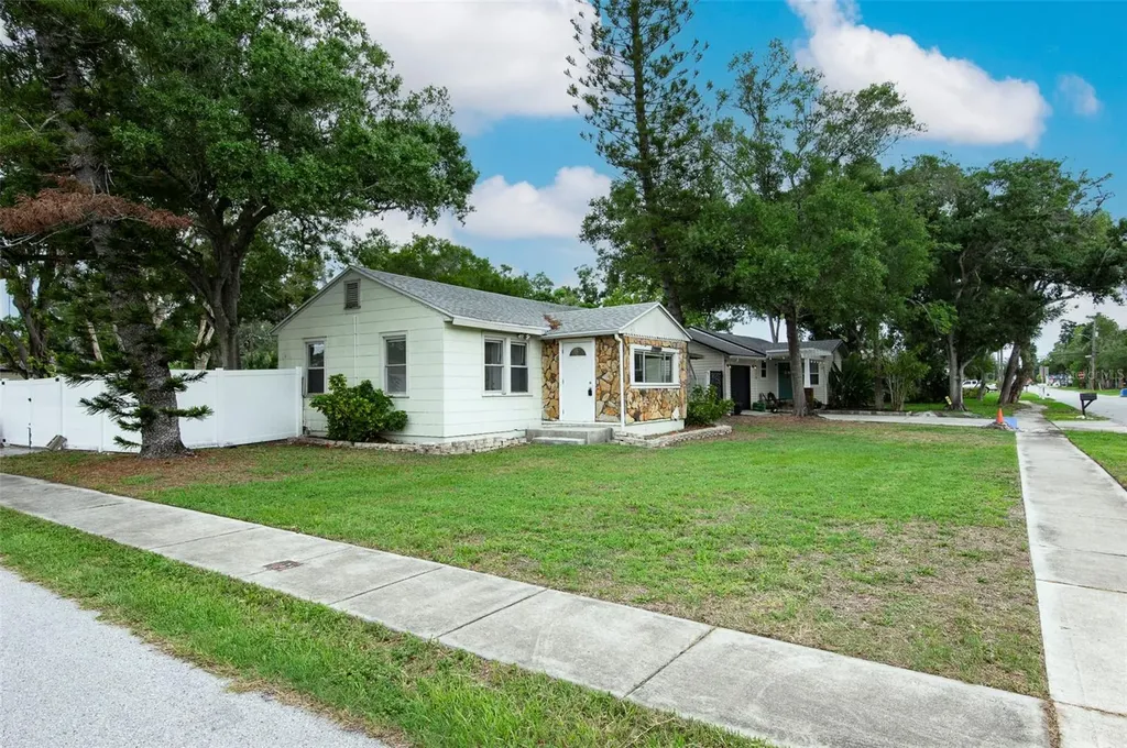 7102 62nd Street N Pinellas Park FL 33781