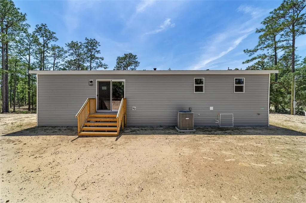 14830 SE 21st Place Morriston FL 32668