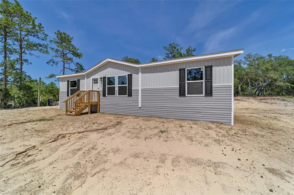 14830 SE 21st Place Morriston FL 32668