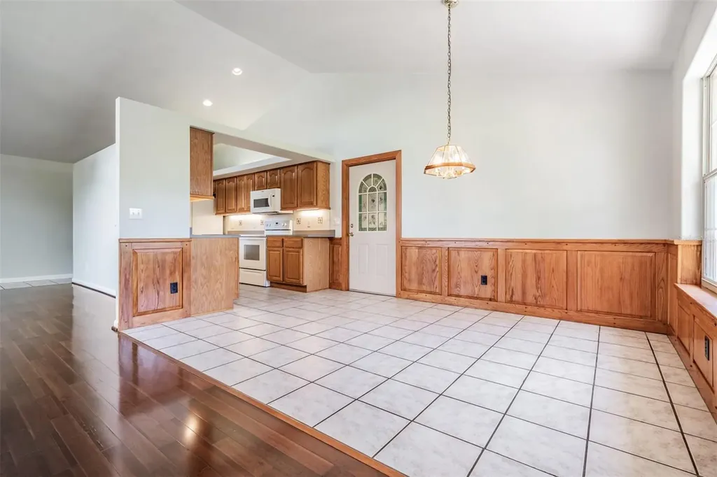 6536 Northlake Drive Zephyrhills FL 33542