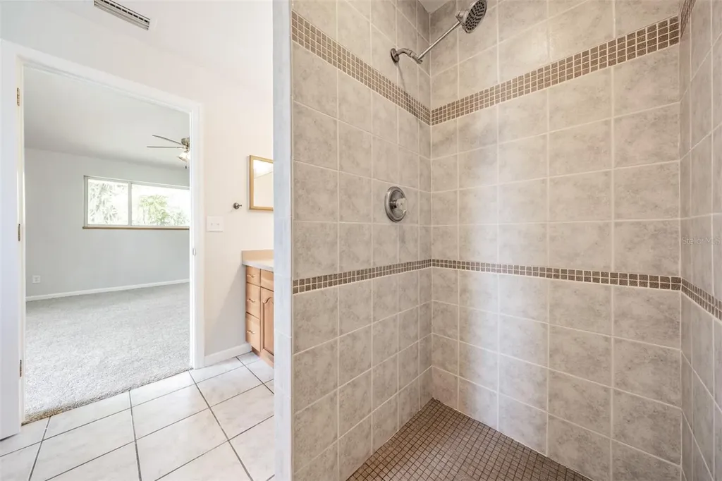 6536 Northlake Drive Zephyrhills FL 33542