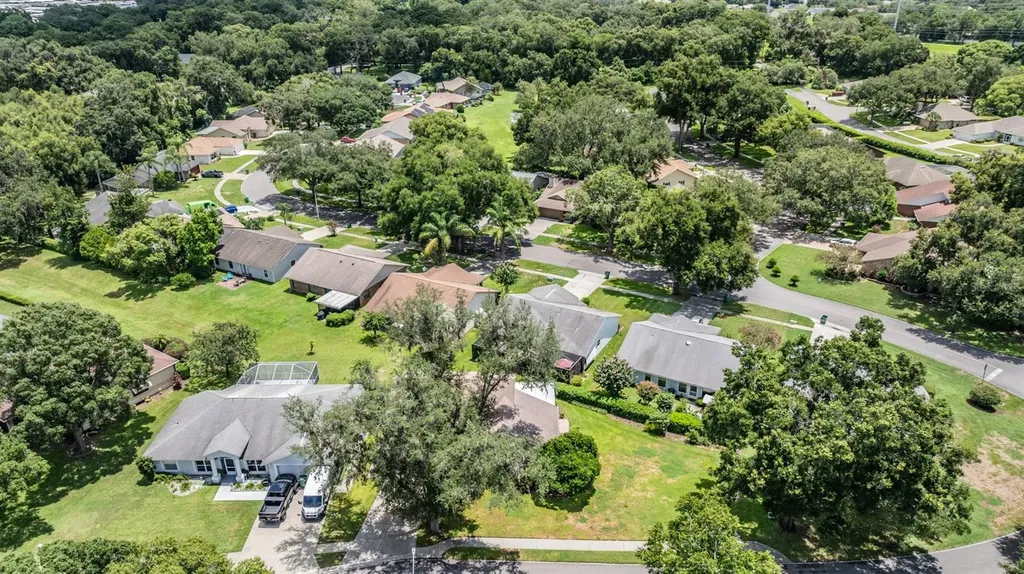 6536 Northlake Drive Zephyrhills FL 33542