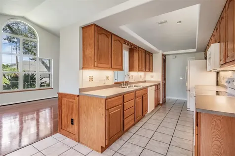 6536 Northlake Drive Zephyrhills FL 33542