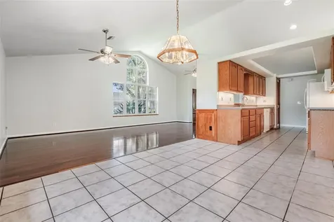 6536 Northlake Drive Zephyrhills FL 33542