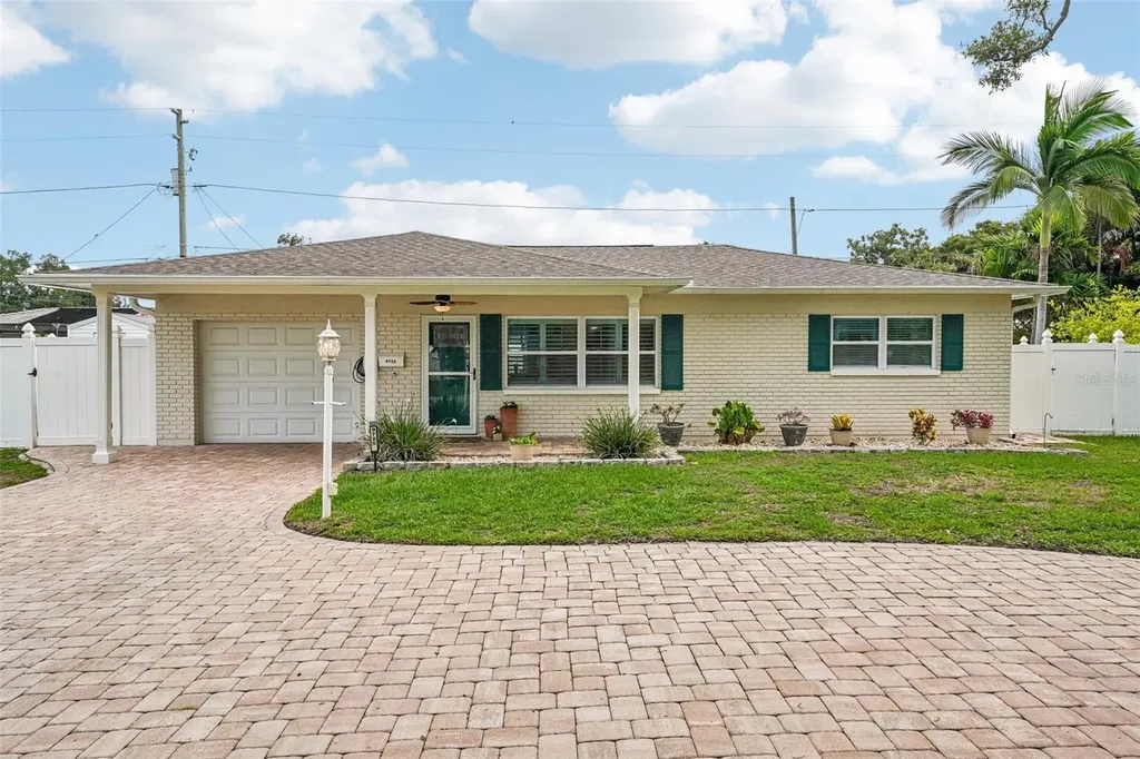 9725 48th Place N St Petersburg FL 33708
