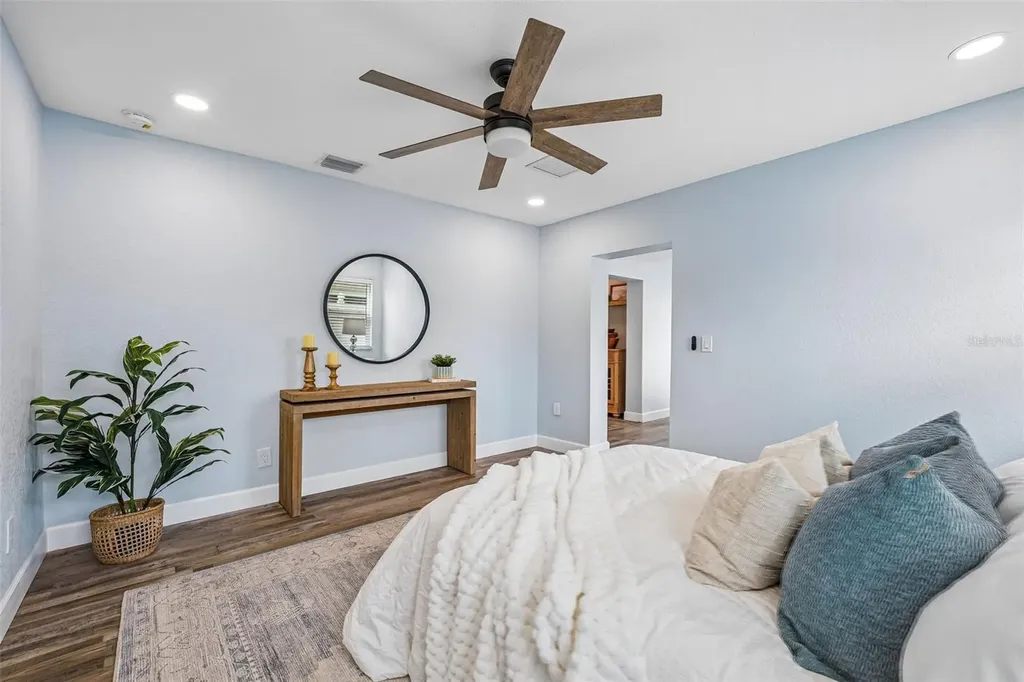 9725 48th Place N St Petersburg FL 33708