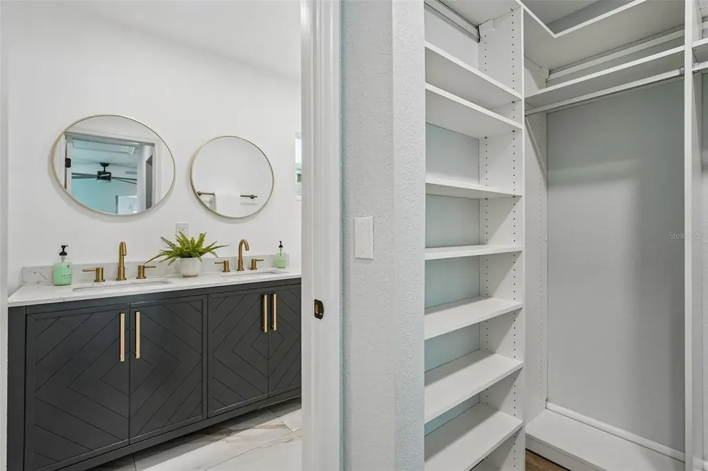 9725 48th Place N St Petersburg FL 33708