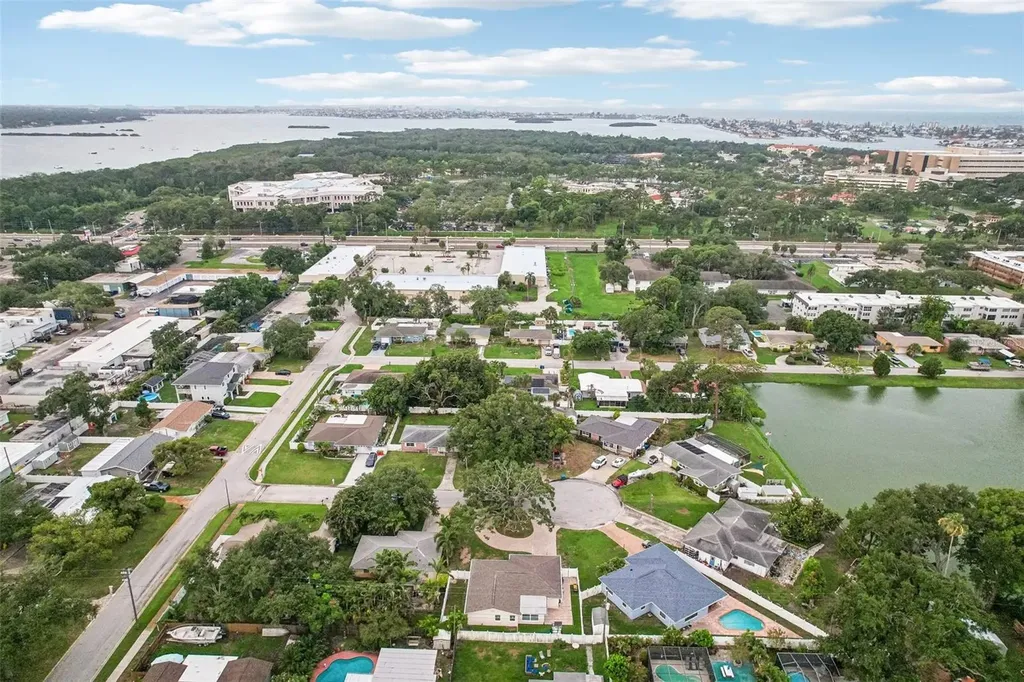 9725 48th Place N St Petersburg FL 33708