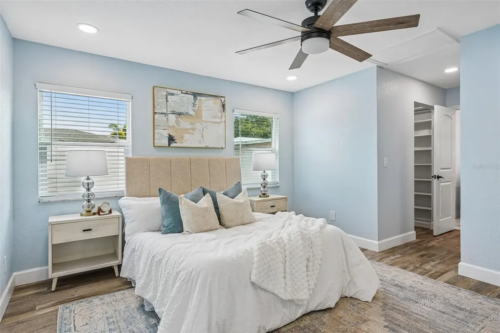 9725 48th Place N St Petersburg FL 33708