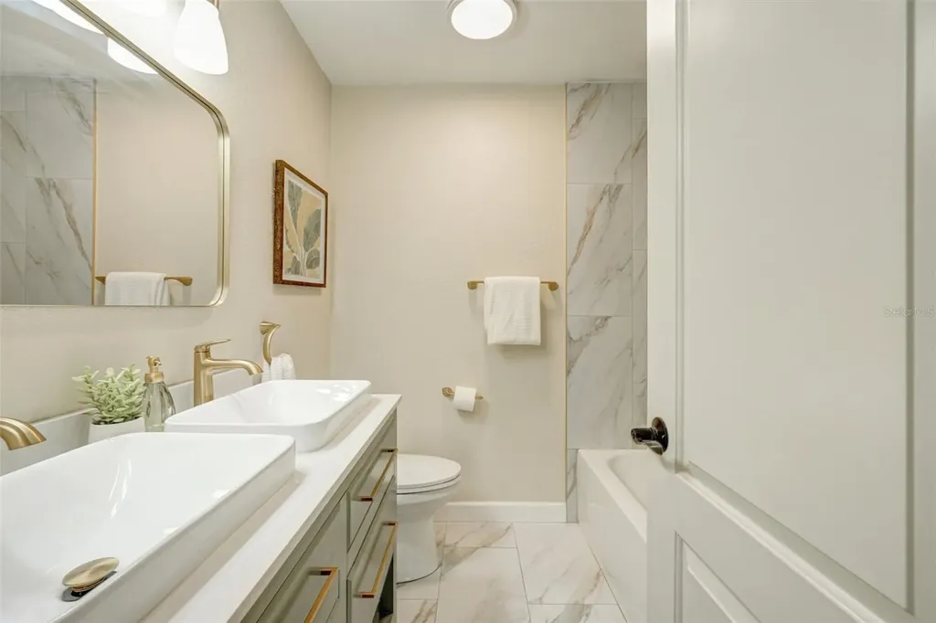 9725 48th Place N St Petersburg FL 33708