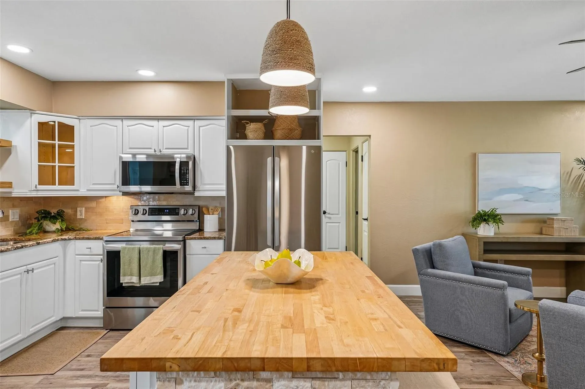 9725 48th Place N St Petersburg FL 33708