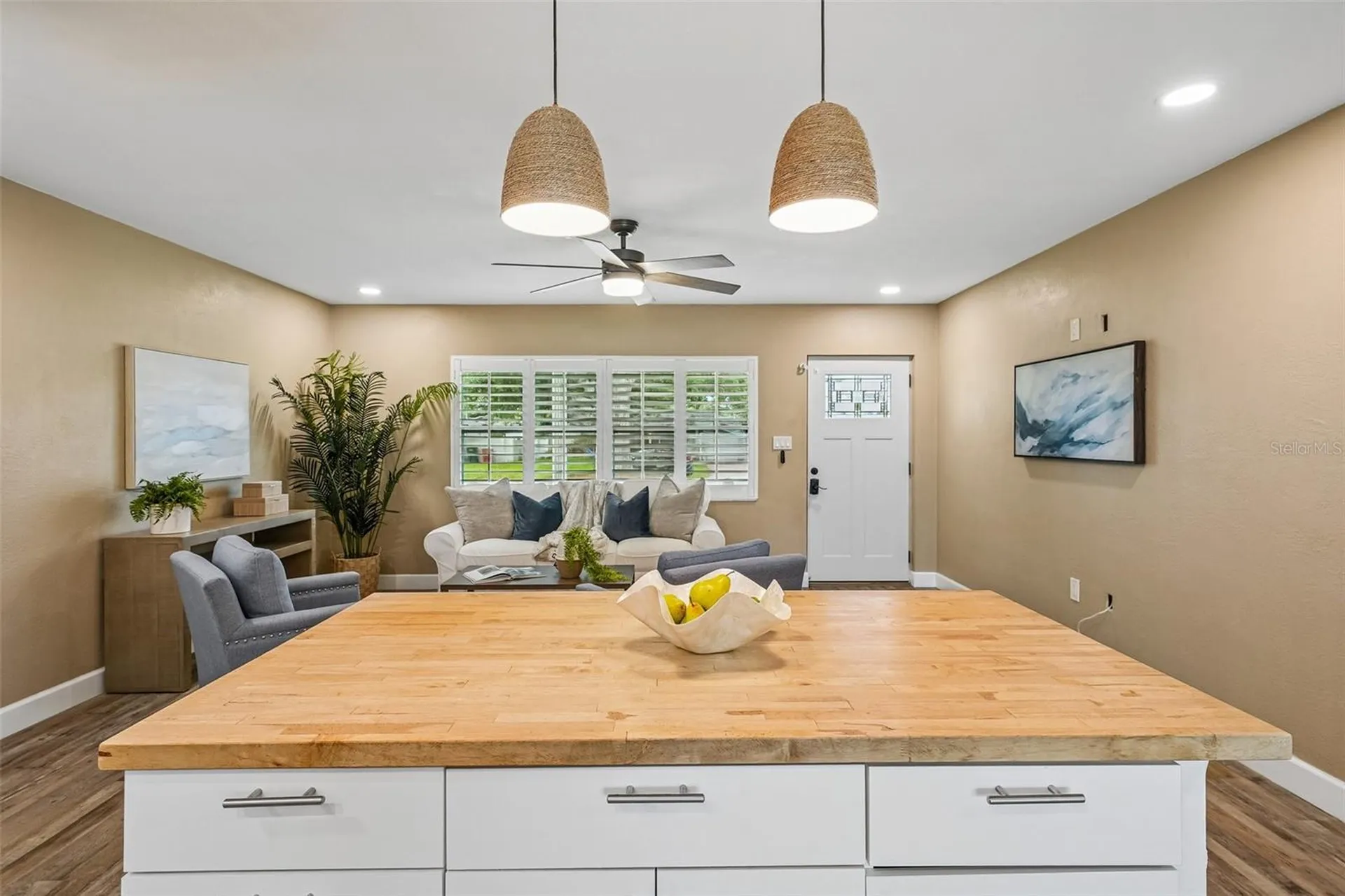 9725 48th Place N St Petersburg FL 33708