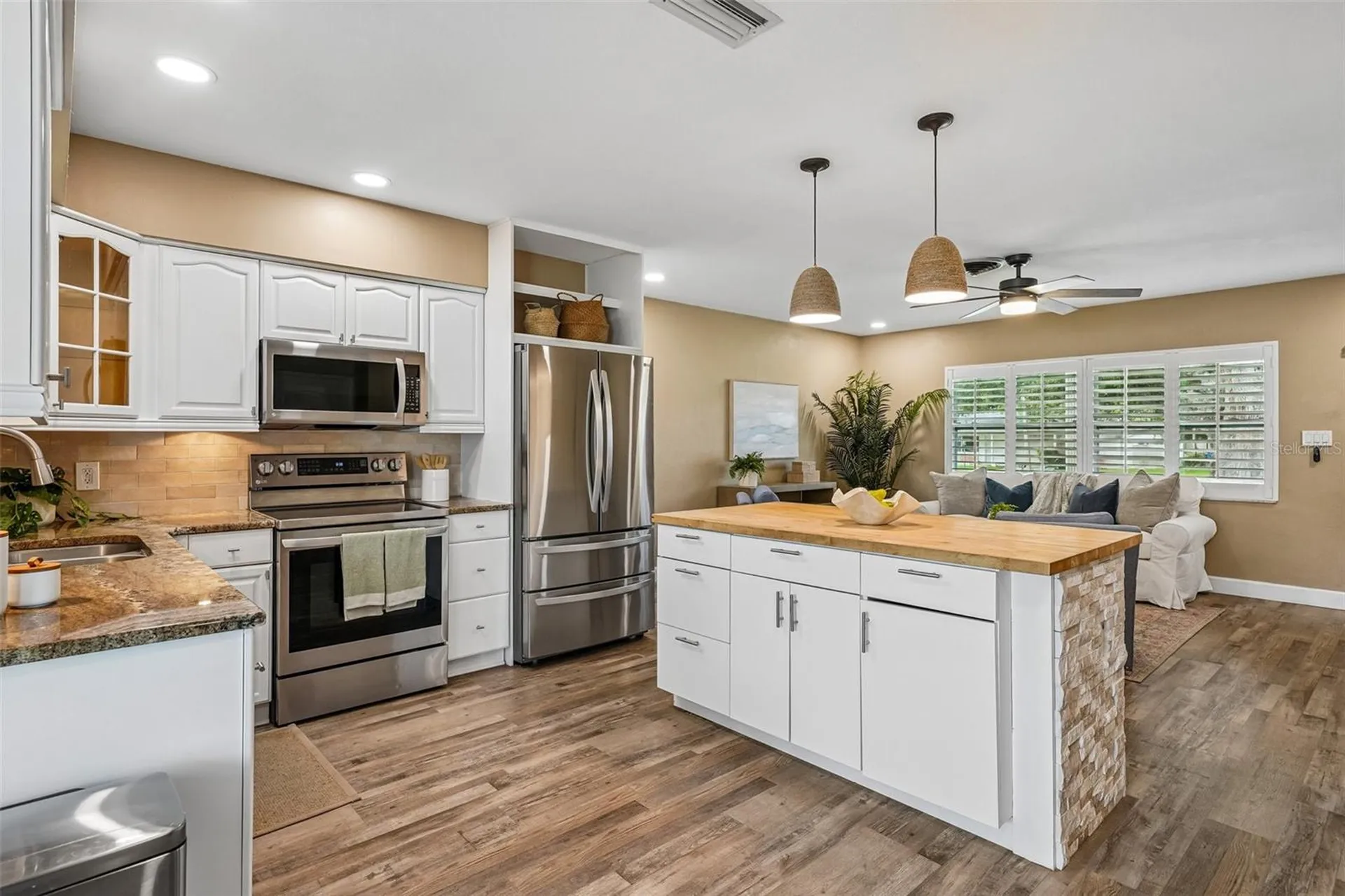 9725 48th Place N St Petersburg FL 33708
