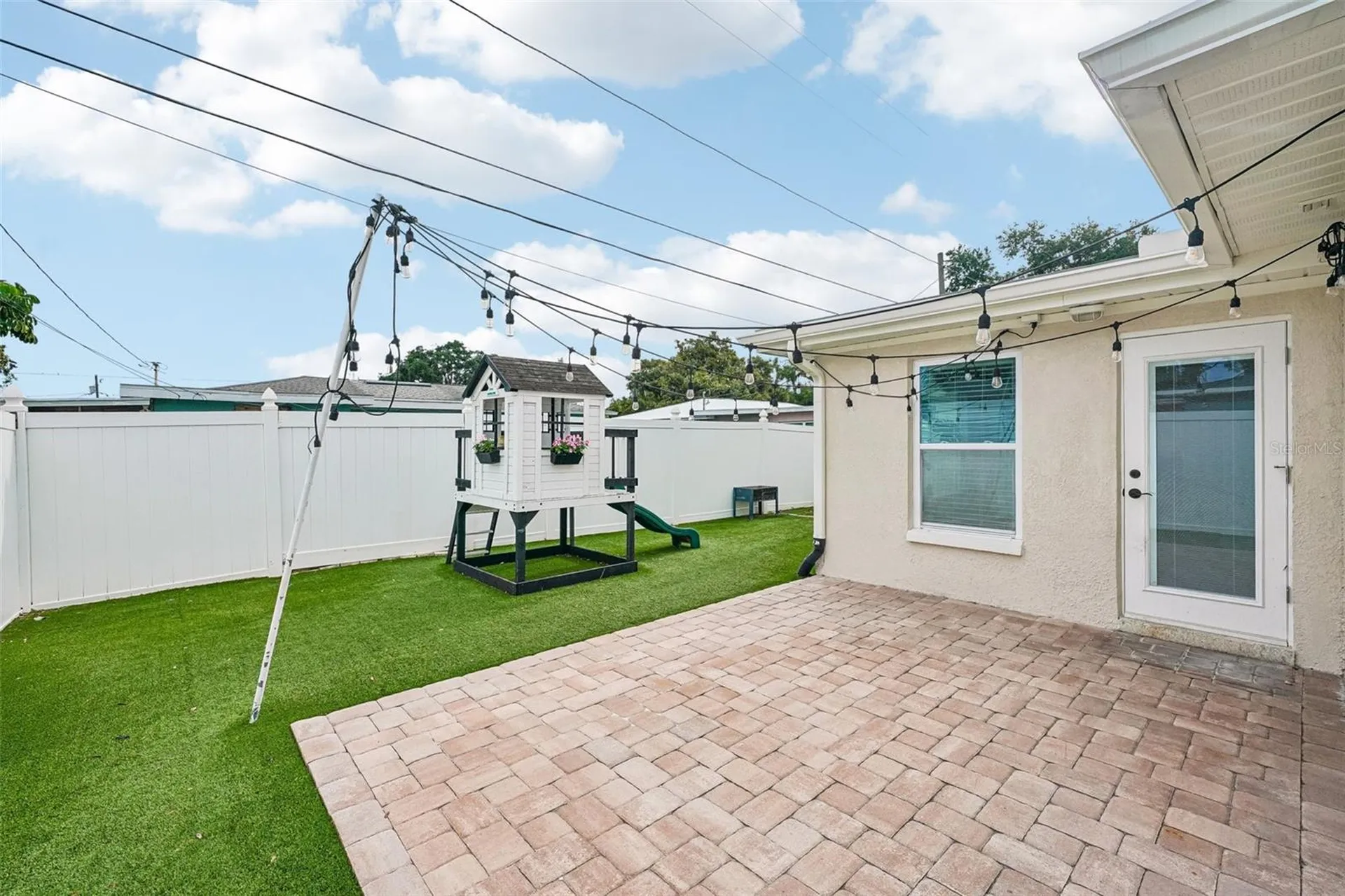 9725 48th Place N St Petersburg FL 33708