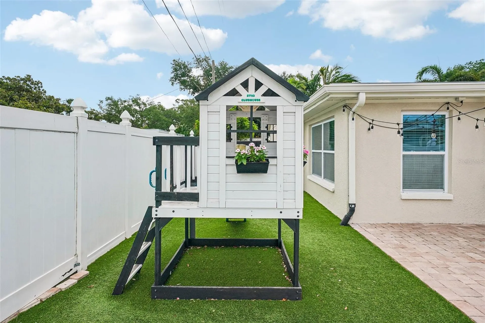 9725 48th Place N St Petersburg FL 33708