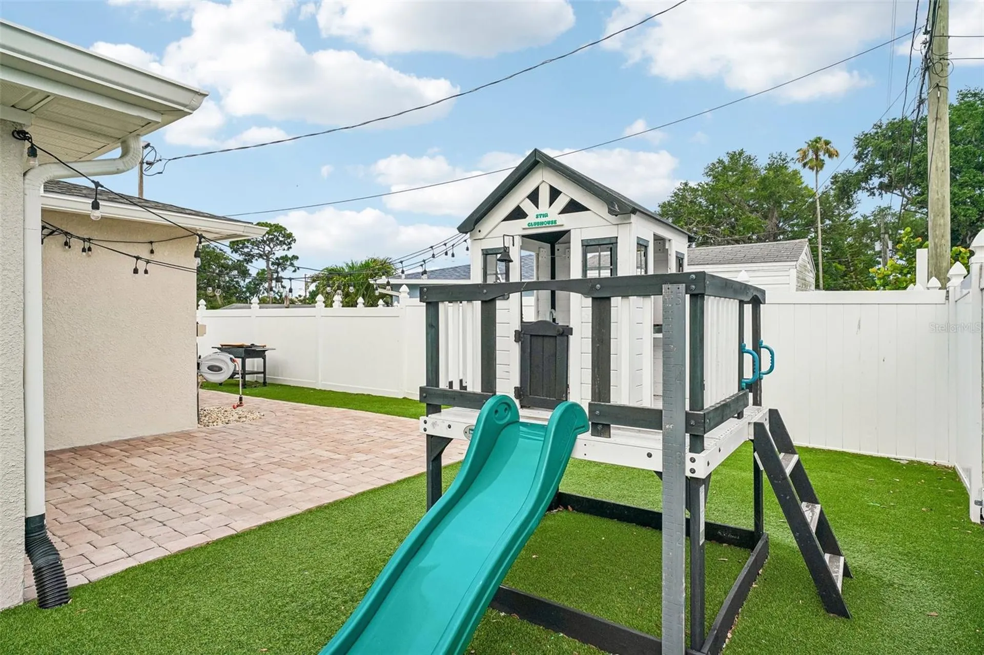 9725 48th Place N St Petersburg FL 33708