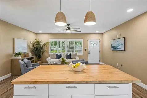 9725 48th Place N St Petersburg FL 33708