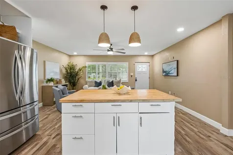 9725 48th Place N St Petersburg FL 33708