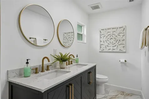 9725 48th Place N St Petersburg FL 33708
