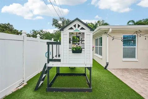 9725 48th Place N St Petersburg FL 33708