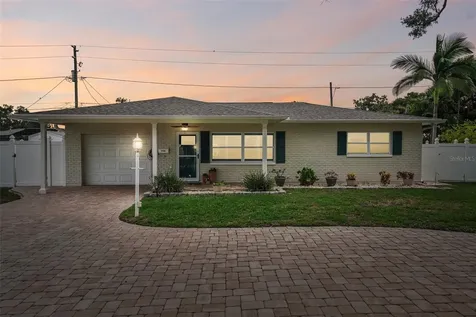 9725 48th Place N St Petersburg FL 33708