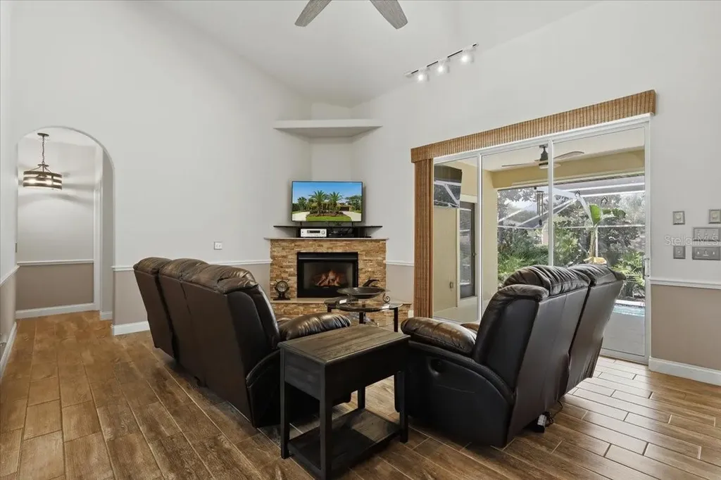 25 Cottonwood Court Palm Coast FL 32137