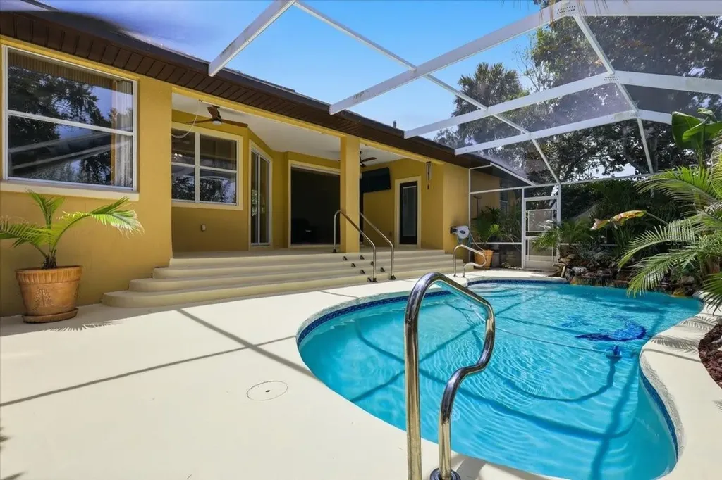 25 Cottonwood Court Palm Coast FL 32137