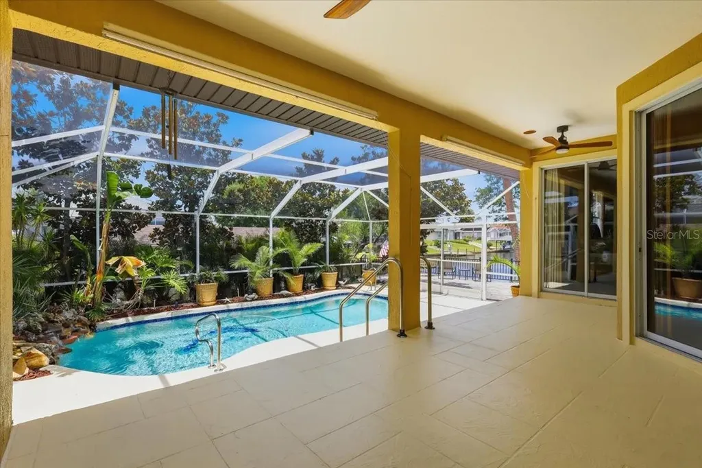 25 Cottonwood Court Palm Coast FL 32137