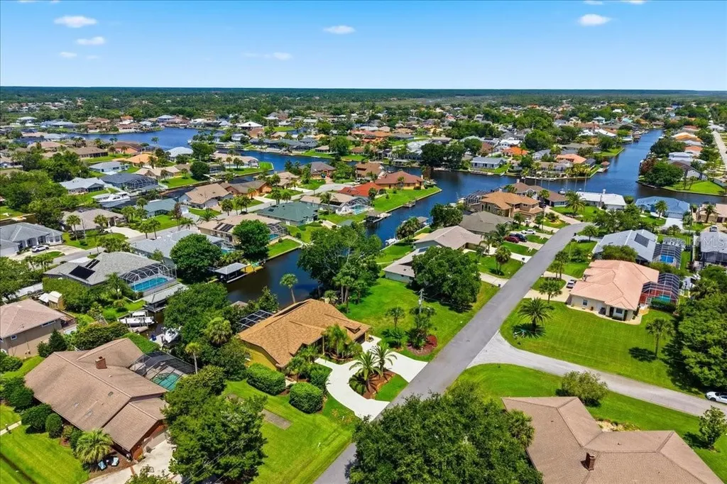 25 Cottonwood Court Palm Coast FL 32137