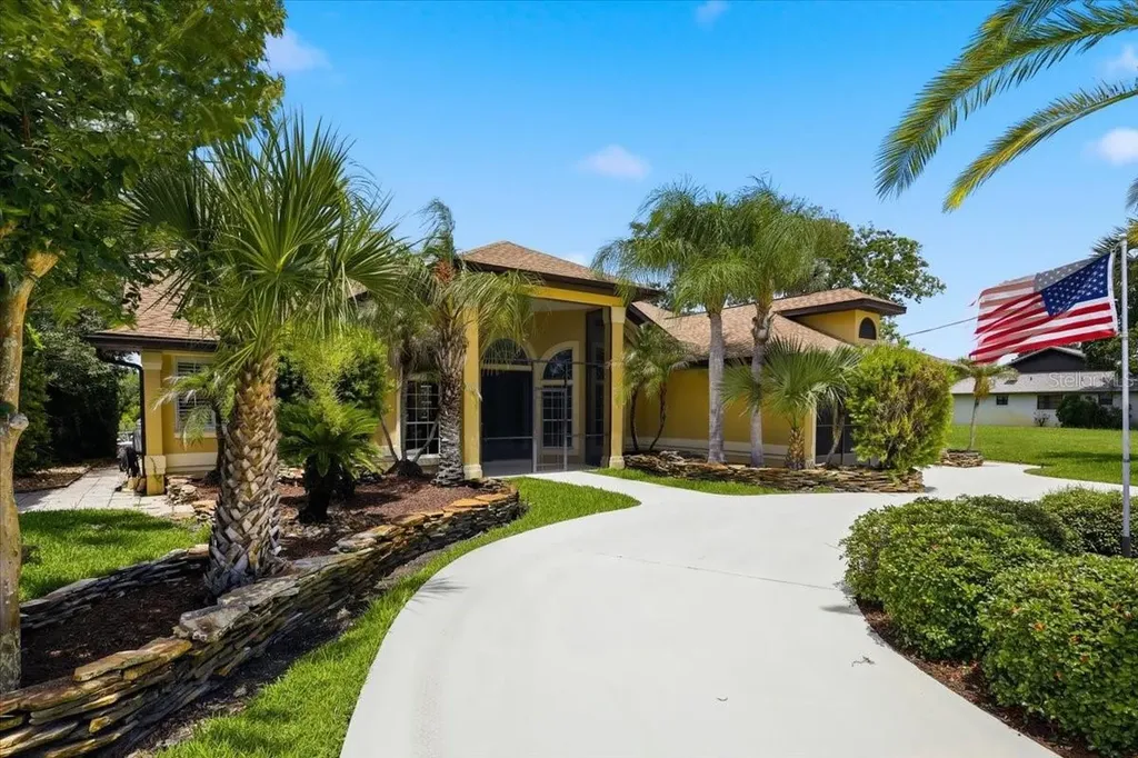 25 Cottonwood Court Palm Coast FL 32137