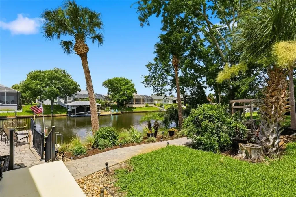 25 Cottonwood Court Palm Coast FL 32137