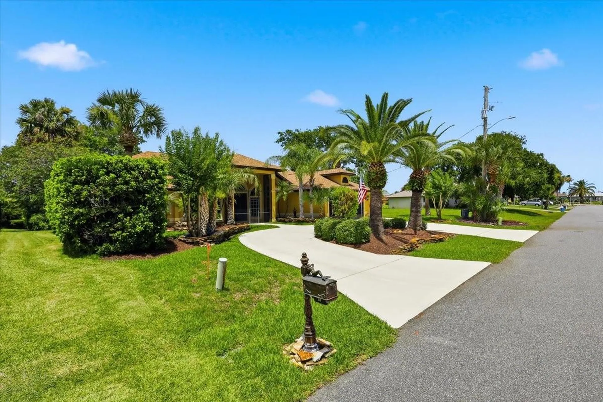 25 Cottonwood Court Palm Coast FL 32137