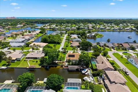 25 Cottonwood Court Palm Coast FL 32137