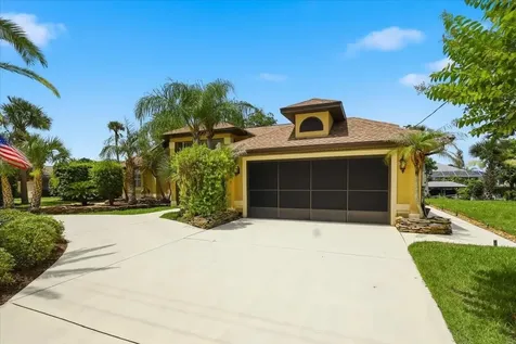 25 Cottonwood Court Palm Coast FL 32137
