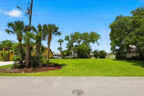 25 Cottonwood Court Palm Coast FL 32137