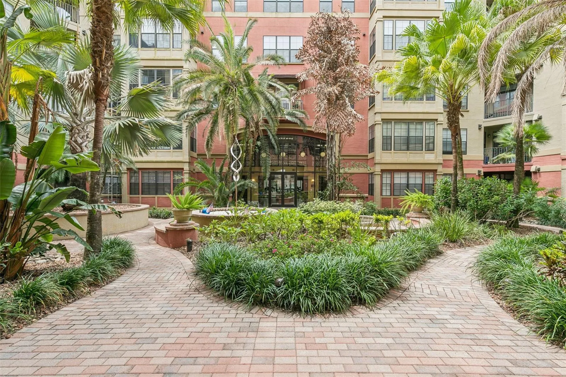 911 N Orange Avenue Orlando FL 32801