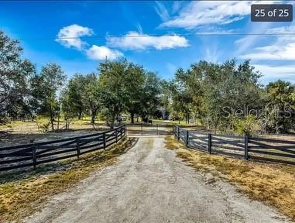 25800 Washington Street Astatula FL 34705