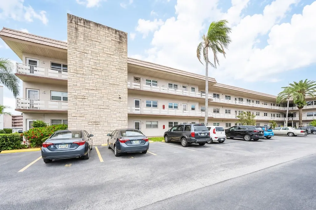 5530 80th Street N St Petersburg FL 33709