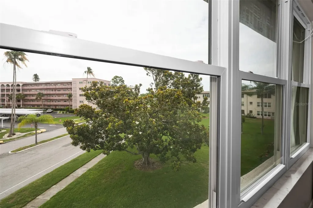 5530 80th Street N St Petersburg FL 33709