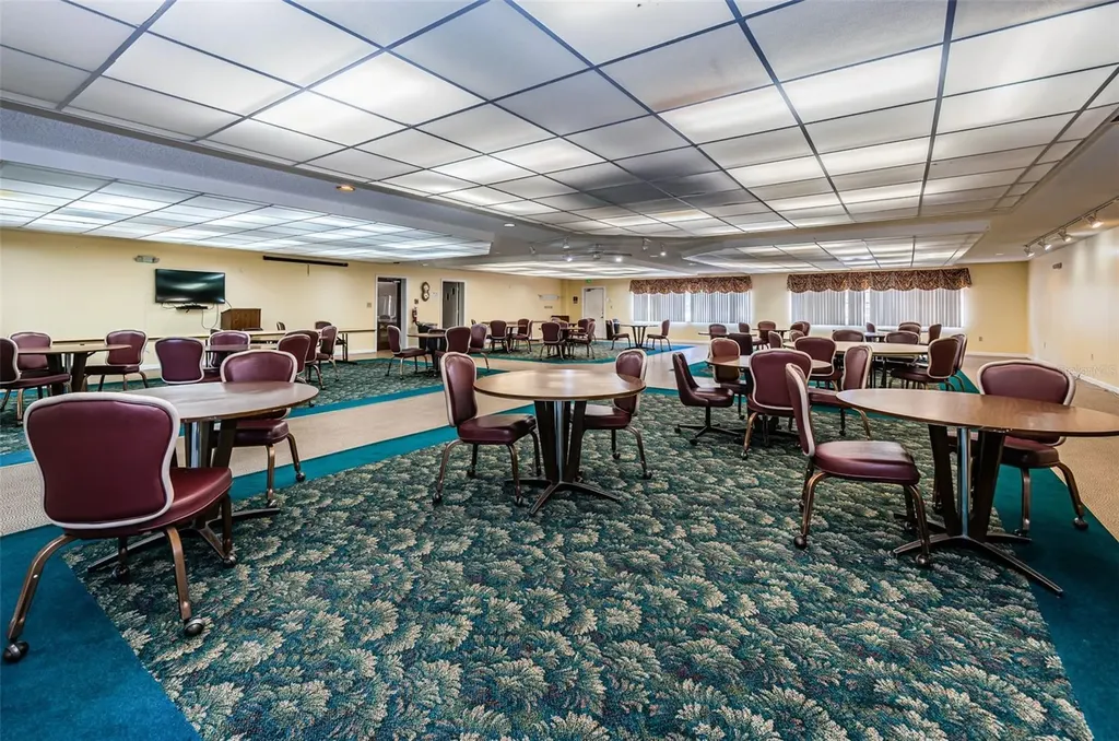 5530 80th Street N St Petersburg FL 33709