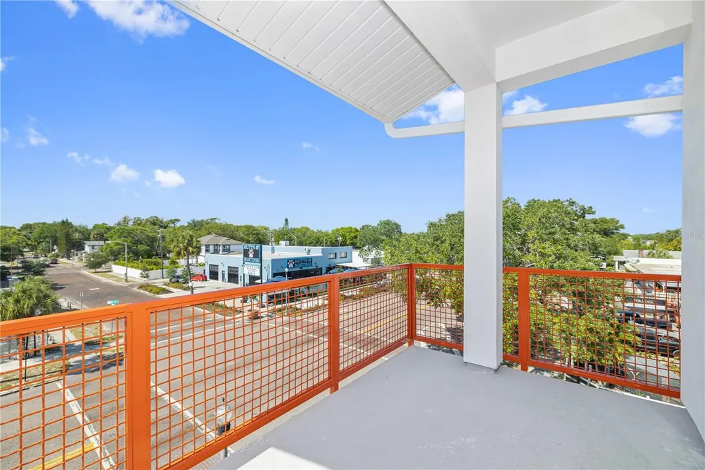 17 29th Street N St Petersburg FL 33713