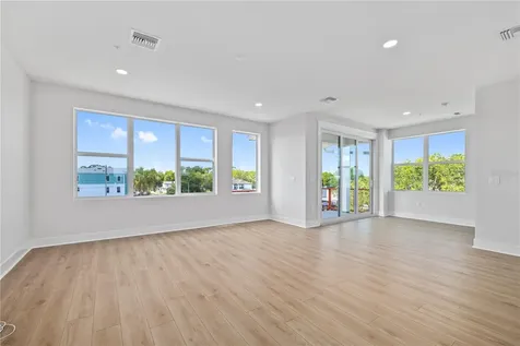 17 29th Street N St Petersburg FL 33713