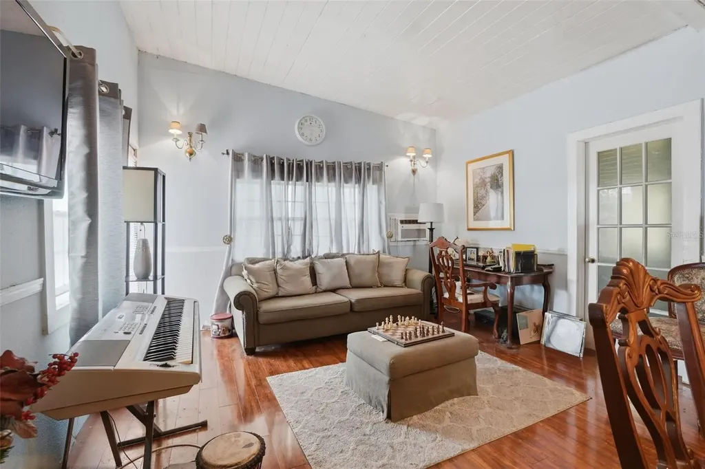 301 Verbena Drive Orlando FL 32807